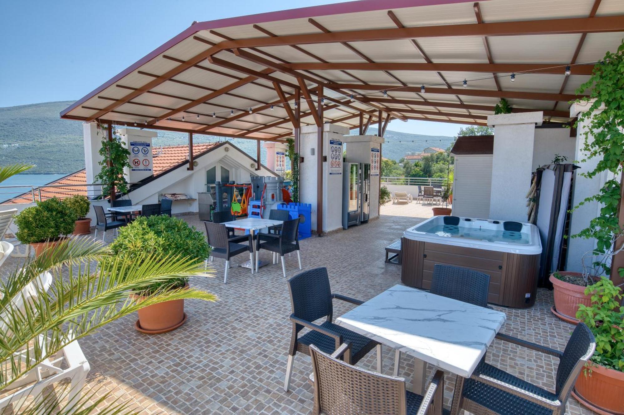 Garni Hotel Milica Herceg Novi Ngoại thất bức ảnh